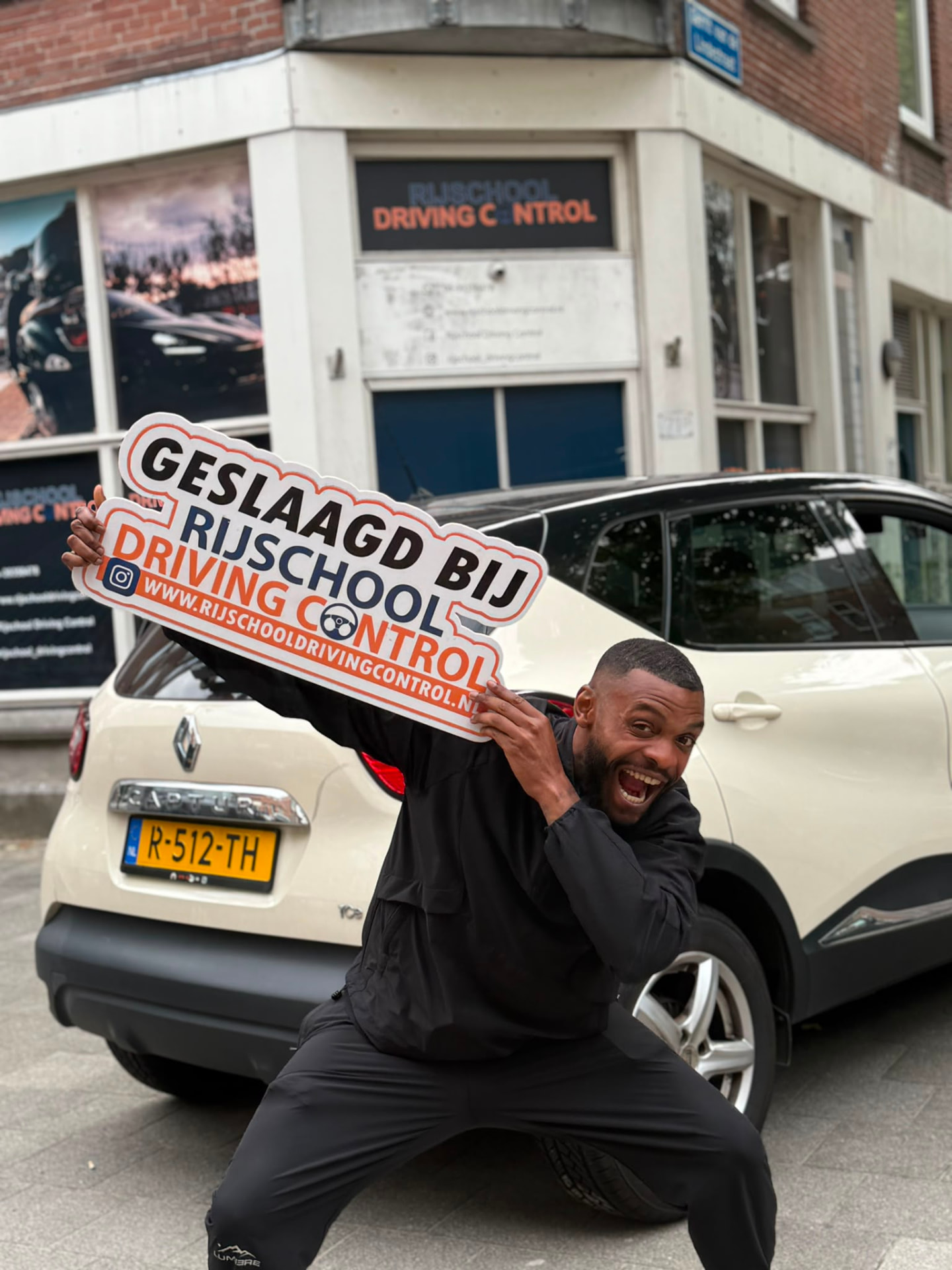 MELLA BL geslaagd bij Rijschool Driving Control Rotterdam