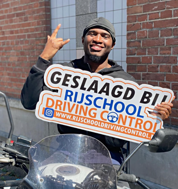 Geslaagde student Motor rijles in Rotterdam