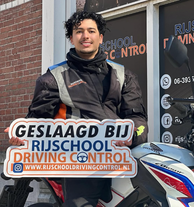 Motorrijles bij motor rijschool Rotterdam