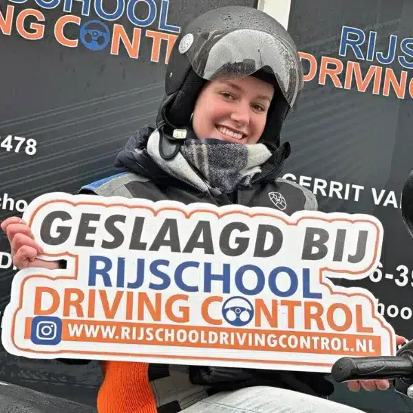 Bromfiets examen in een keer gehaald in Rotterdam