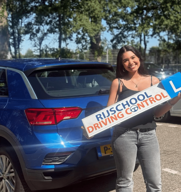 Geslaagde leerling na lang twijfelen tussen schakel of automaat rijles