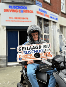Je scooter rijbewijs snel halen doe je door een eendaagse praktijkopleiding te volgen