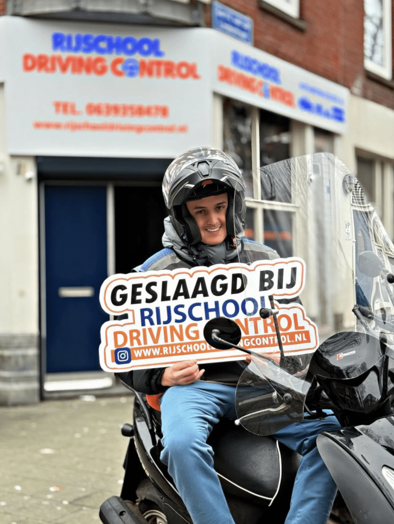 Je scooter rijbewijs snel halen doe je door een eendaagse praktijkopleiding te volgen