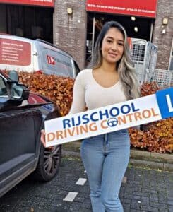 Proefles auto in Rotterdam: ervaar rijden bij Driving Control.